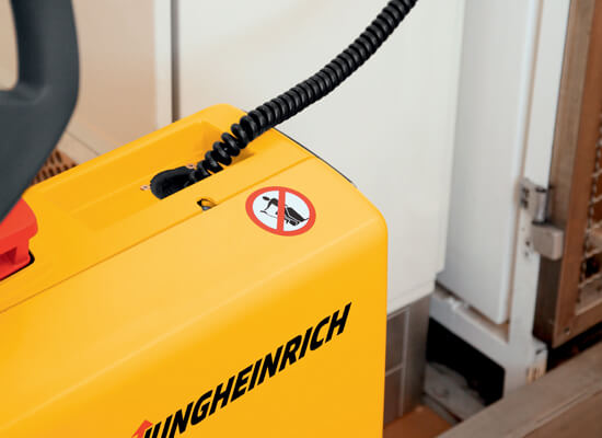 Jungheinrich EMC110 charger cable for straddle stackers