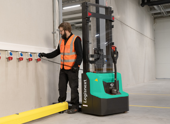 L Reach STacker web images5